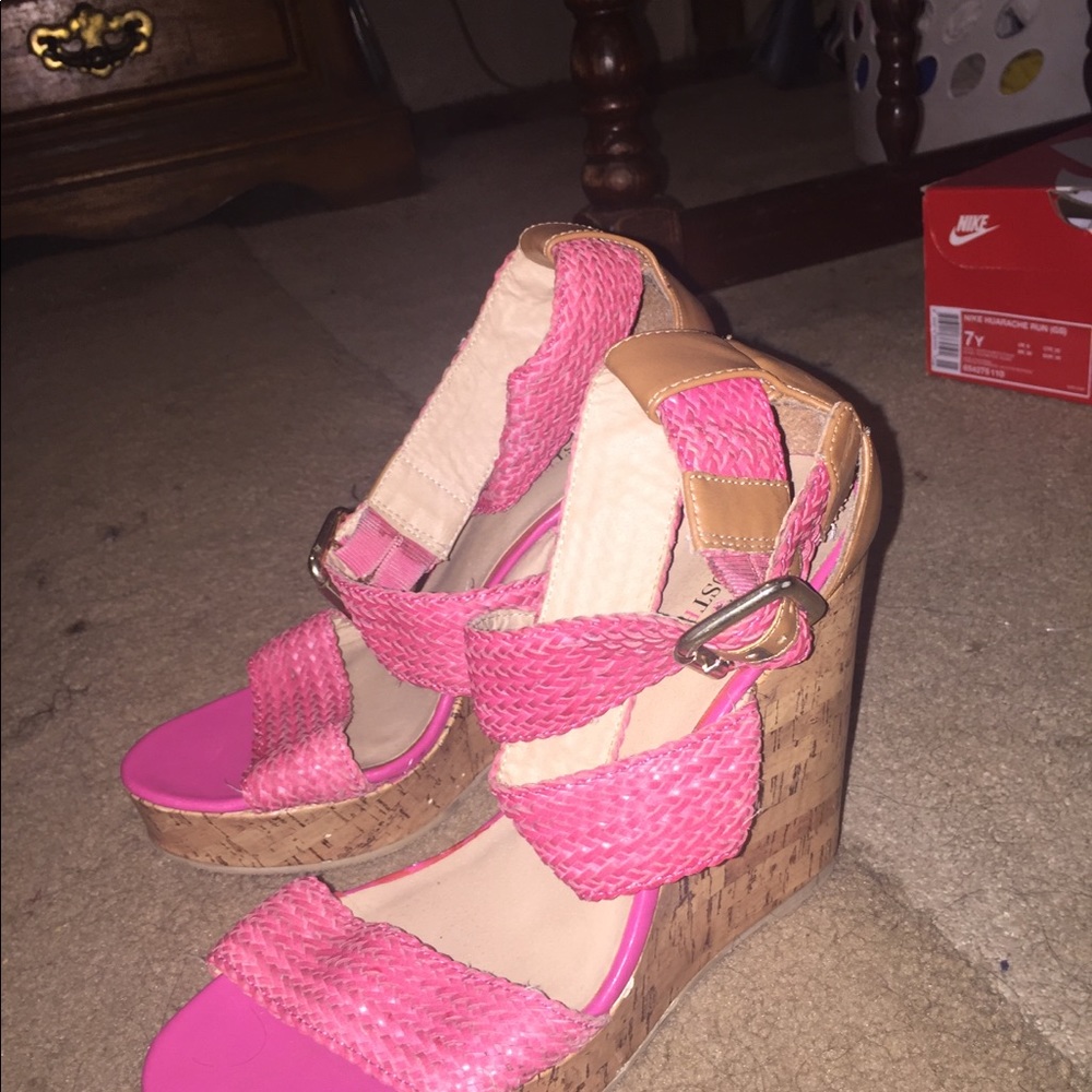 Pink wedges
